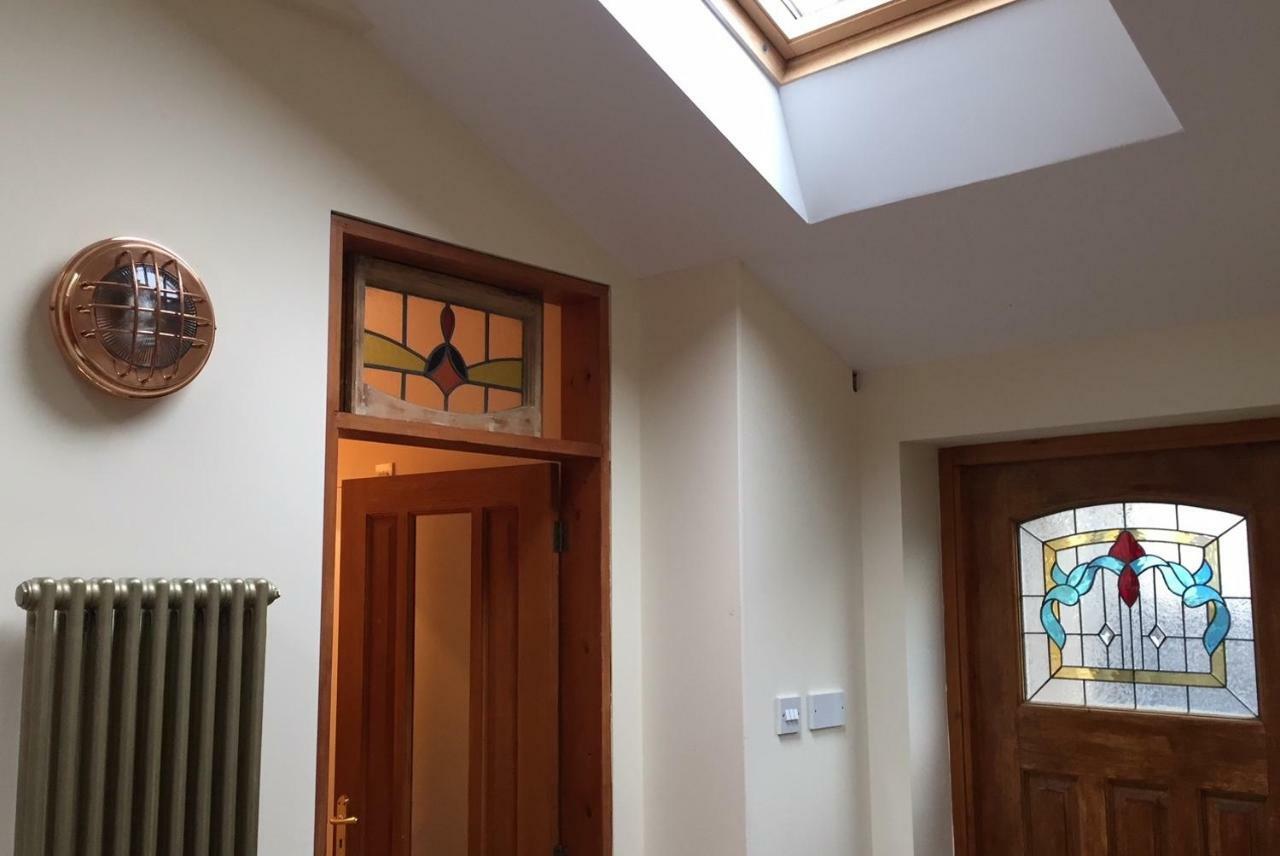 Lovely Three Bedroomed House, Parking 2 Cars 런던 외부 사진